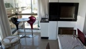 Apartamento Mobiliado com 3 sutes Meia Praia 