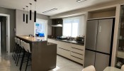 Apartamento mobiliado na Meia Praia