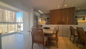 Apartamento com 1 sute + 2 demis na Meia Praia