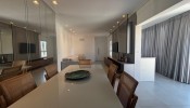 Apartamento com 1 sute + 2 demis na Meia Praia