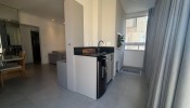 Apartamento com 1 sute + 2 demis na Meia Praia