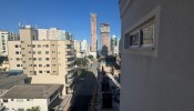 Apartamento com 1 sute + 2 demis na Meia Praia