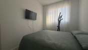 Apartamento com 1 sute + 2 demis na Meia Praia