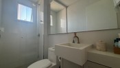Apartamento com 1 sute + 2 demis na Meia Praia