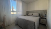 Apartamento com 1 sute + 2 demis na Meia Praia