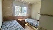 Apartamento mobiliado na quadra-mar e frente Aveni