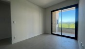 Apartamento novo na Meia Praia com 2 sutes
