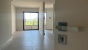 Apartamento novo na Meia Praia com 2 sutes