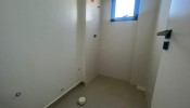Apartamento novo na Meia Praia com 2 sutes