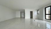 Excelente apartamento de 225m na Meia Praia