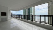 Excelente apartamento de 225m na Meia Praia