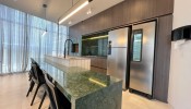Apartamento na Av Nereu Ramos