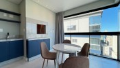 Apartamento novo no corao da Meia Praia