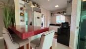 Apartamento mobiliado na quadra-mar