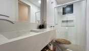 Apartamento mobiliado com trs sutes