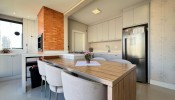 Apartamento mobiliado no corao da Meia Praia