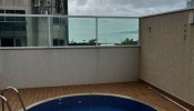 Cobertura com vista panormica do mar