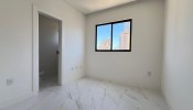 Apartamento novo no corao da Meia Praia