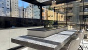 Apartamento novo no corao da Meia Praia