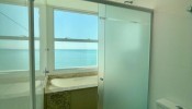 Apartamento Vista mar em Meia Praia, 03 suites