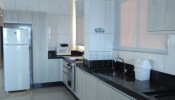Apartamento com vista mar, 02 suites em Meia Praia