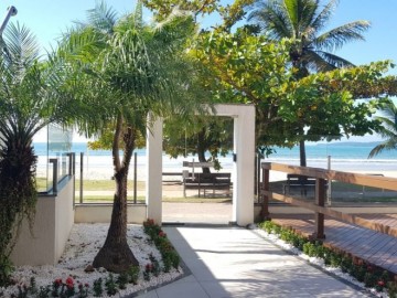 Apartamento quadra mar, 02 quartos, Meia Praia