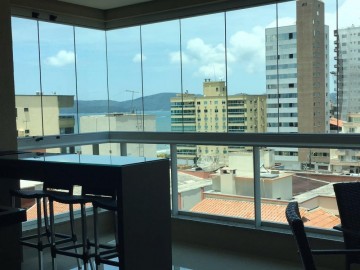 Apartamento quadra mar, 03 suites, Meia Praia