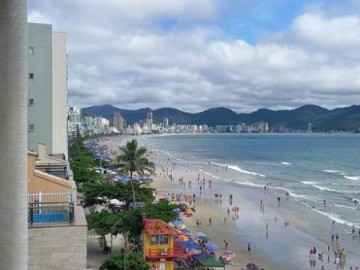 Apartamento Frente Mar, 02 su�tes, Meia Praia