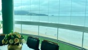 Apartamento Frente Mar 04 suites, Meia Praia