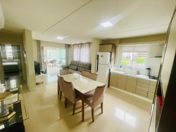 Apartamento no cora��o da Meia Praia, 03 quartos, 