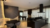 Apartamento com excelente localizao na Meia Prai