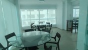 Apartamento com vista mar e 4 dormitrios 
