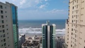 Apartamento com vista mar e 4 dormitrios 