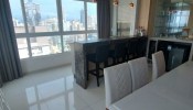 Apartamento com vista mar e 4 dormitrios 