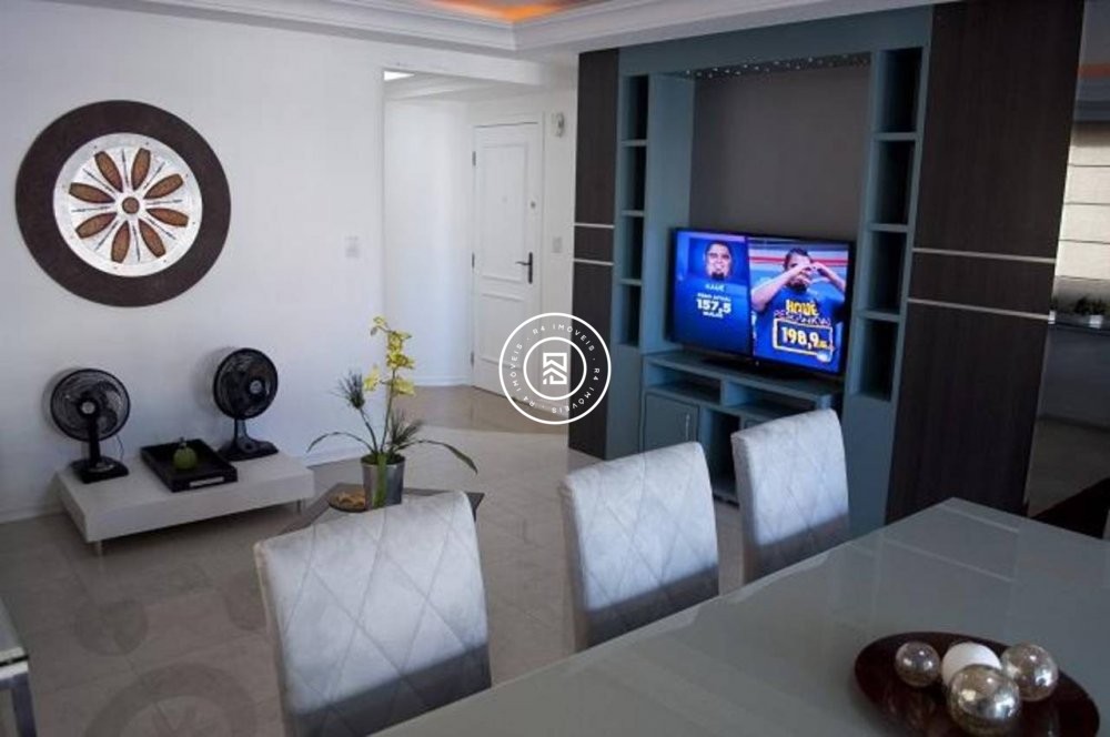 Apartamento Mobiliado com 3 sutes Meia Praia 