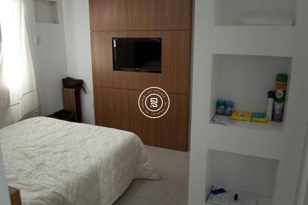 Apartamento Mobiliado com 3 sutes Meia Praia 
