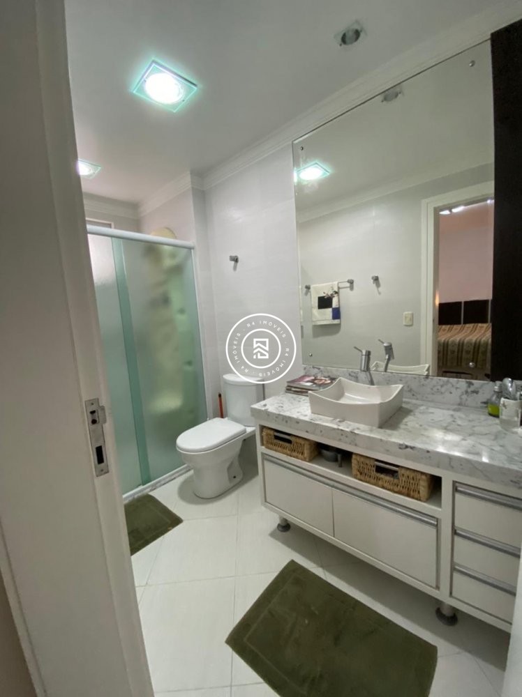 Apto Frente Mar 4 sutes em Itapema