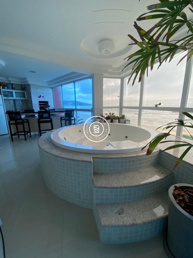 Apto Frente Mar 4 sutes em Itapema