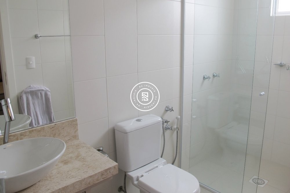 Finamente Mobiliado Apto com 4 dormitrios