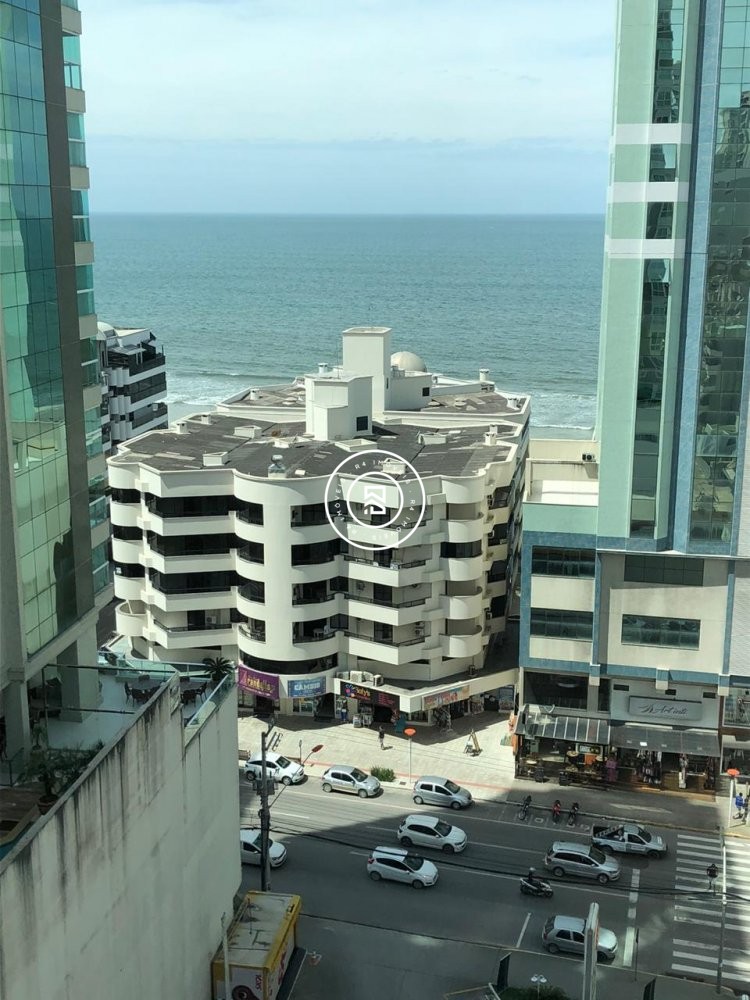 Finamente Mobiliado Apto com 4 dormitrios