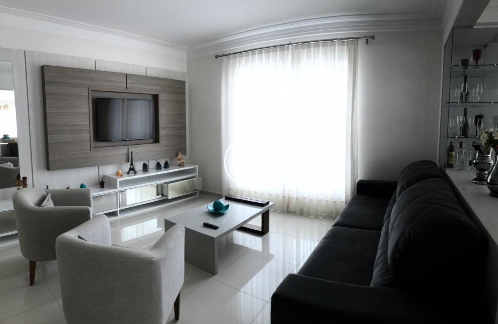 Finamente Mobiliado Apto com 4 dormitrios