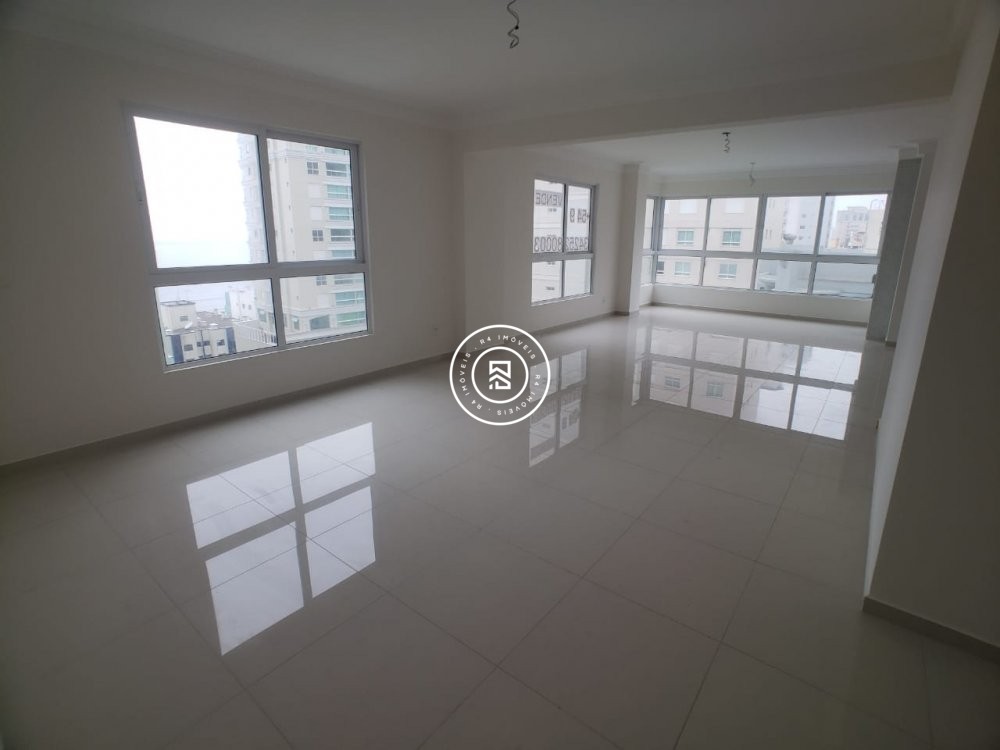 Apto com Vista Mar 4 dorm 