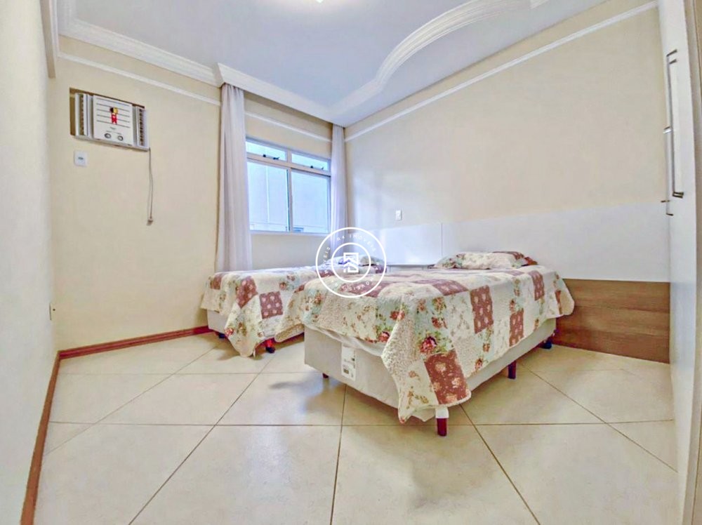 De frente para o mar em Meia Praia