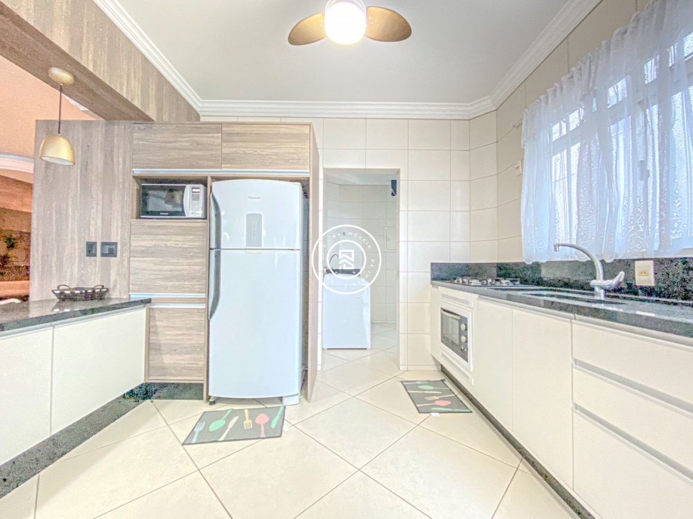 De frente para o mar em Meia Praia