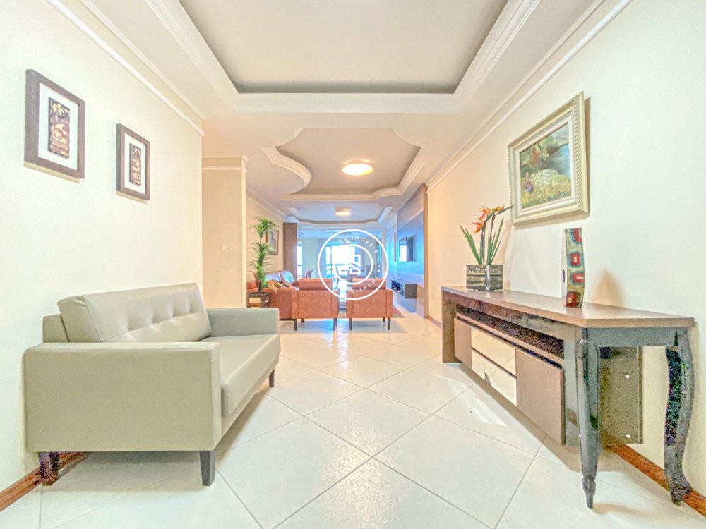 De frente para o mar em Meia Praia