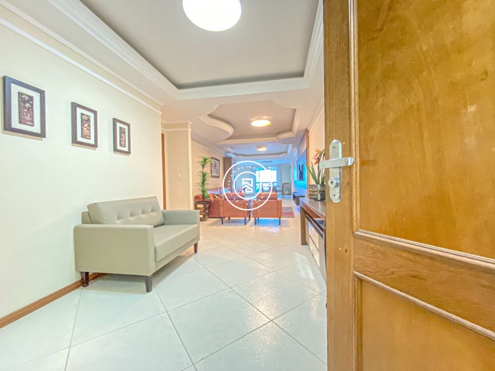 De frente para o mar em Meia Praia