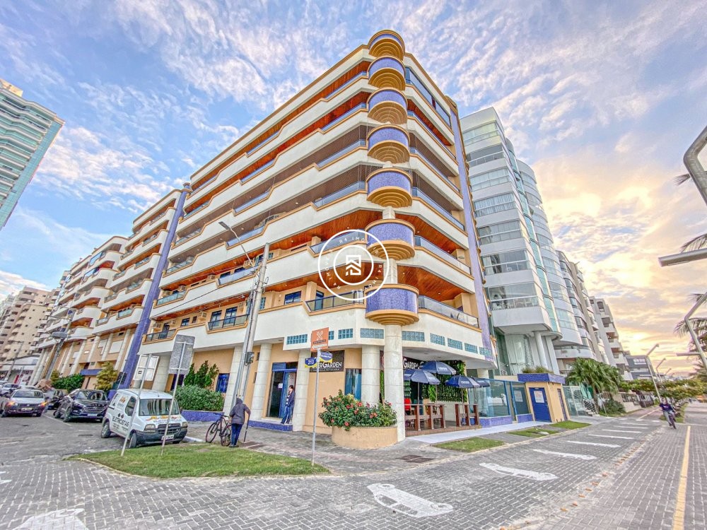 De frente para o mar em Meia Praia