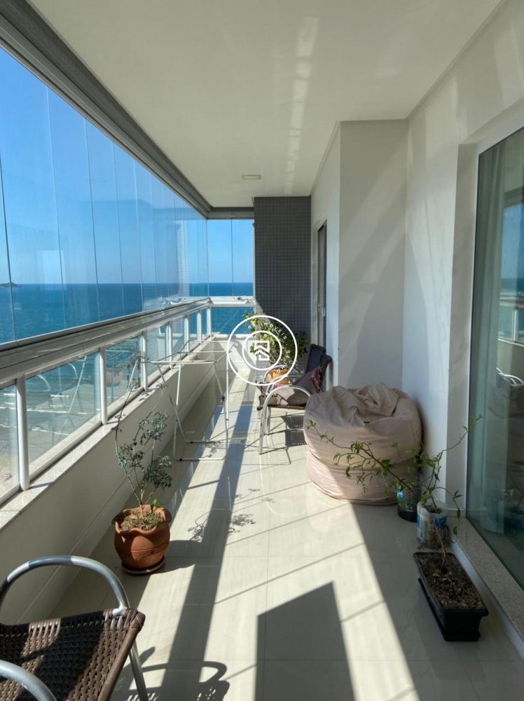 LINDO APARTAMENTO  50M DO MAR NA MEIA PRAIA