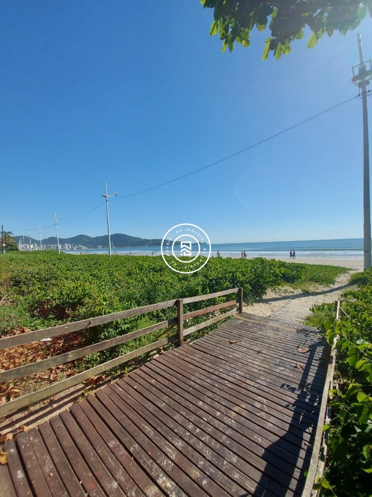 Cobertura Quadra Mar