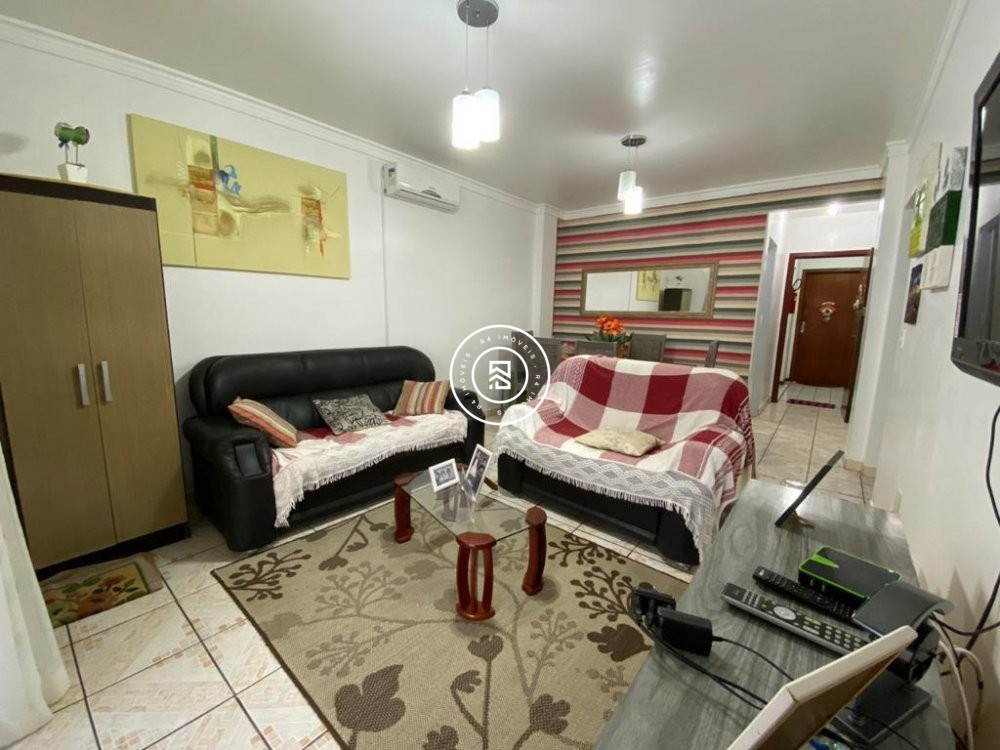 Apto 1 sute + 1 dorm. na Meia Praia